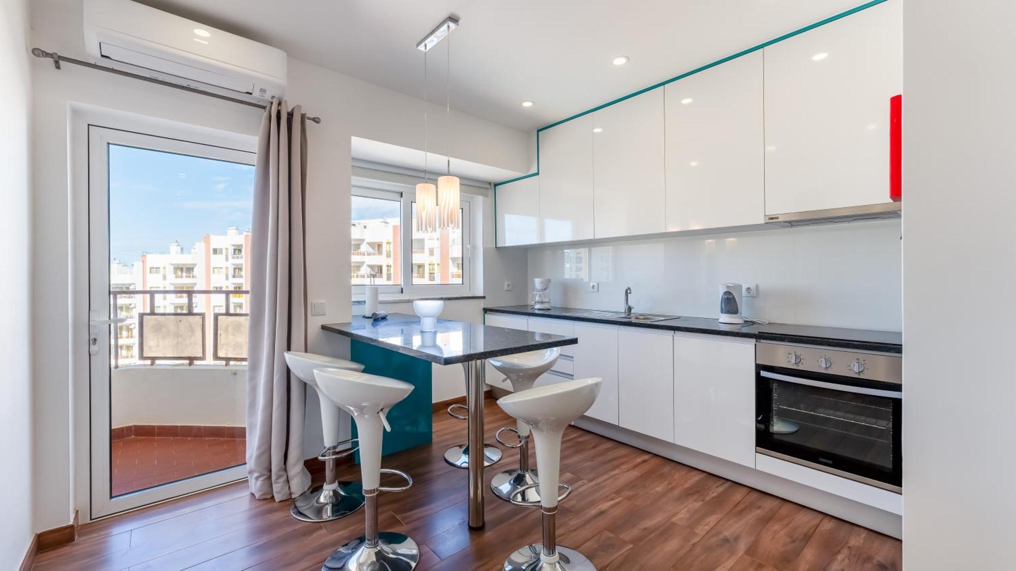 Serene Blue 1 Bdr Flat With Balcony By Lovelystay Portimao Exterior photo